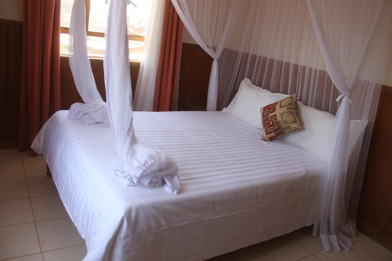Bomen Hotel Isiolo エクステリア 写真