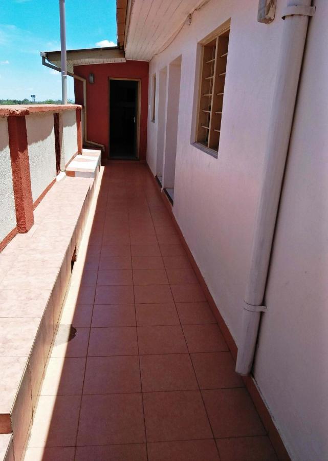 Bomen Hotel Isiolo エクステリア 写真