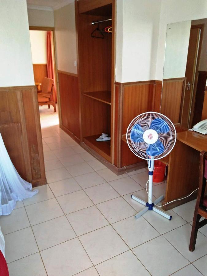 Bomen Hotel Isiolo エクステリア 写真