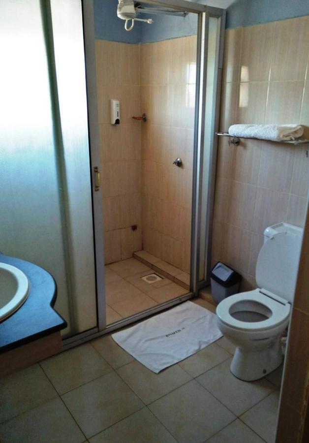 Bomen Hotel Isiolo エクステリア 写真